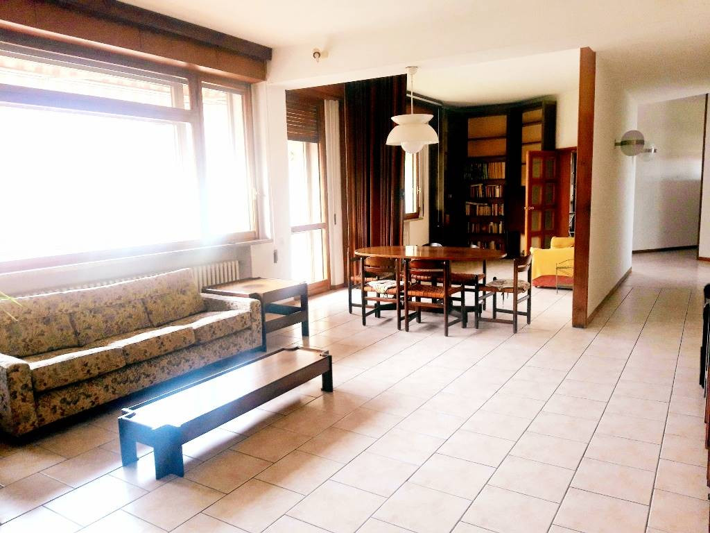 gallery gallery-image