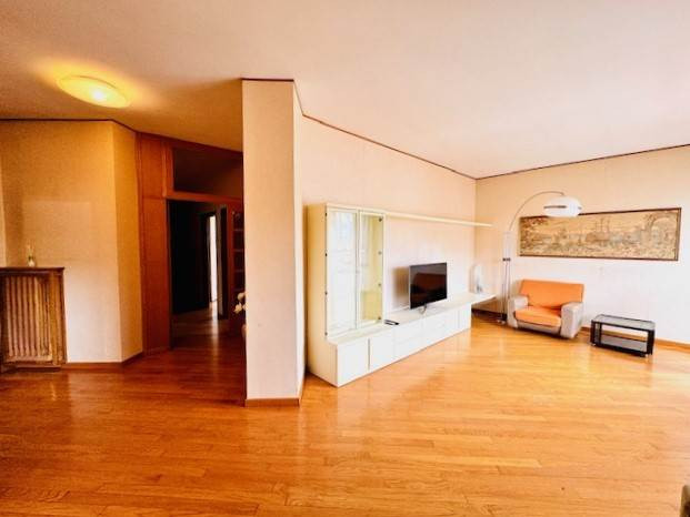 gallery gallery-image
