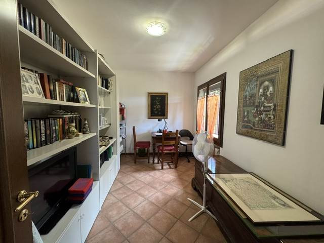 gallery gallery-image